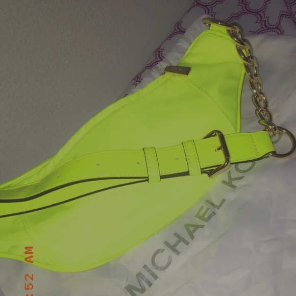 MICHAEL KORS FANNY PACK BELT